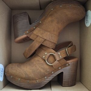 Frye & Co Platform Clogs